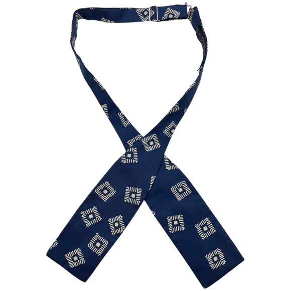 CHARVET Blue/White Geometric Silk LUXURY Self Bow Tie FRANCE - Picture 1 of 2